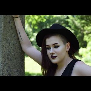 Meet your Posher, Delaney